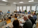 Członkowie Wojewódzkiej Rady Rynku Pracy podczas obrad w siedzibie WUP w Toruniu.